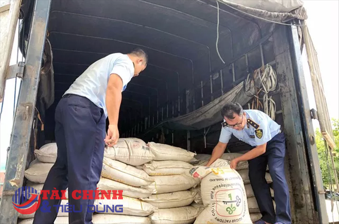 Phát hiện và thu giữ hơn 20 tấn đường lậu tại Quảng Bình