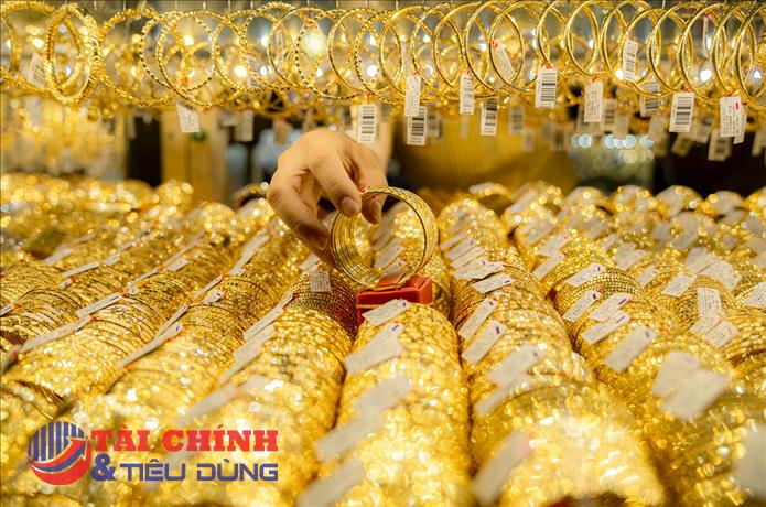 Giá vàng hôm nay 10/10: Vàng trong nước tăng lên ngưỡng 65,60 - 66,55 triệu đồng/lượng