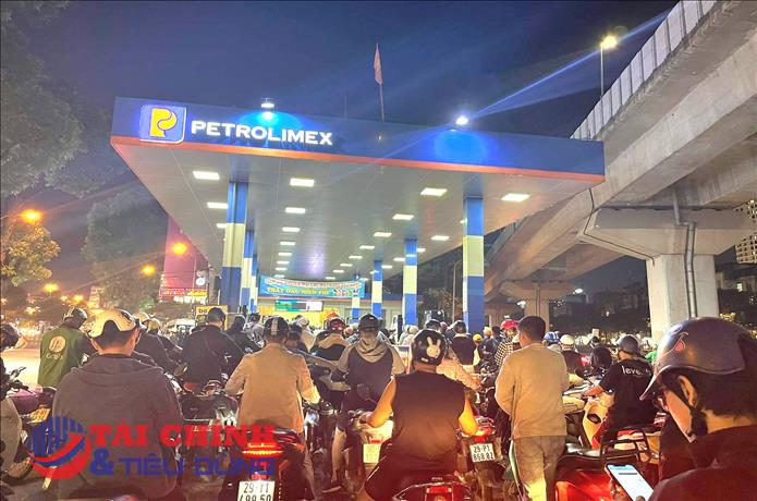 Bộ Công Thương: Lượng tồn kho xăng dầu của các doanh nghiệp lớn đảm bảo cung ứng đủ nguồn hàng