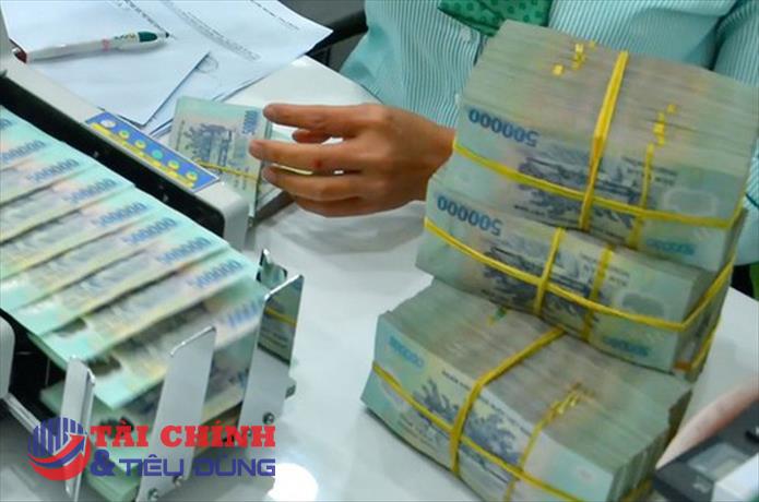 Lãi suất liên ngân hàng hạ nhiệt, NHTM tiếp tục tăng mạnh lãi suất huy động