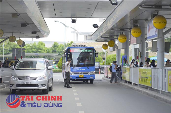 Đề xuất mở mới 2 tuyến xe búyt trung chuyển tại sân bay Tân Sơn Nhất