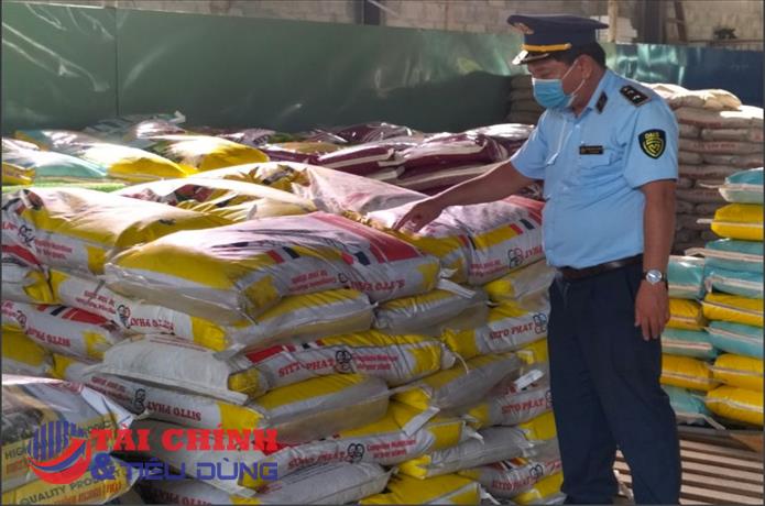 Long An: Phát hiện loạt cửa hàng bán lẻ và doanh nghiệp sản xuất phân bón giả