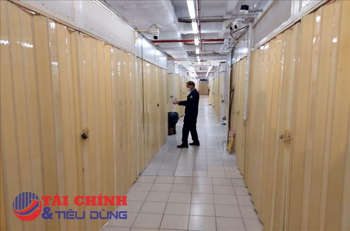 Hàng loạt cửa hàng tại Sài Gòn Square đóng cửa để tránh bị kiểm tra