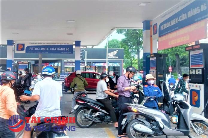Dự kiến tăng chi phí định mức để tính giá cơ sở xăng dầu từ 11/11