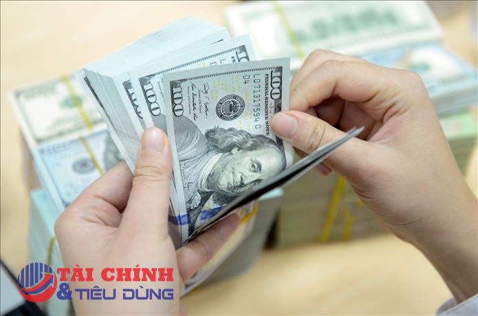 NHNN giảm giá bán USD lần thứ ba liên tiếp