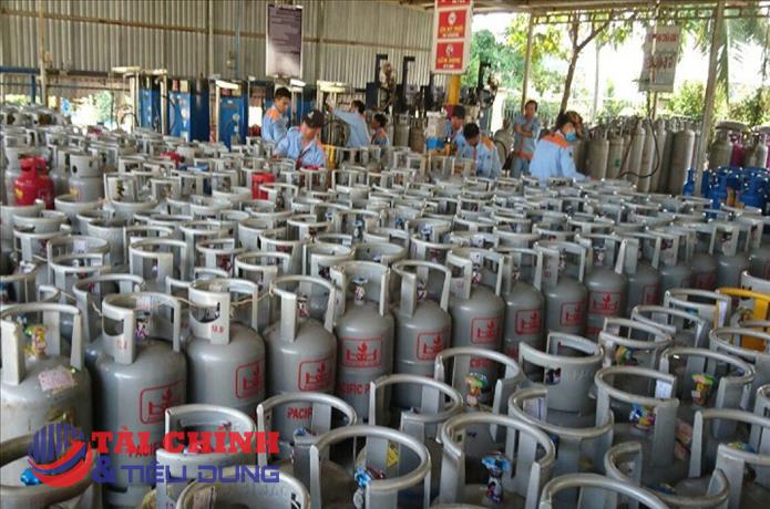 Giá gas hôm nay 1/12: Giá gas trong nước tăng thêm 13.000 - 14.000 đồng mỗi bình 12kg