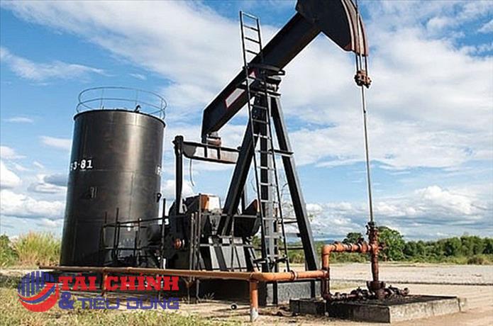 Giá xăng dầu hôm nay 7/12: Dầu WTI còn 76,07 USD/thùng