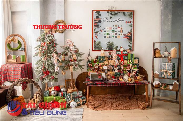 Thị trường đồ Giáng sinh nhộn nhịp vào mùa