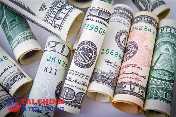 Tỷ giá ngoại tệ hôm nay 29/12: Đồng USD đảo chiều đi lên, dao động quanh mốc 104