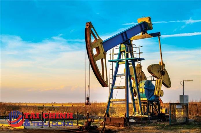 Giá xăng dầu hôm nay 4/1: Dầu thô giảm hơn 1 USD/thùng