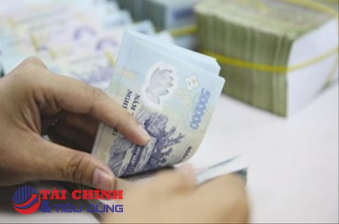 Lãi suất liên ngân hàng đảo chiều bật tăng về mức 5%