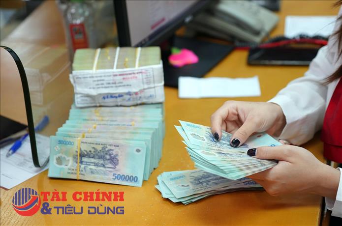 Bộ Tài chính đưa ra giải pháp chấn chỉnh việc nhân viên ngân hàng ép khách hàng mua bảo hiểm