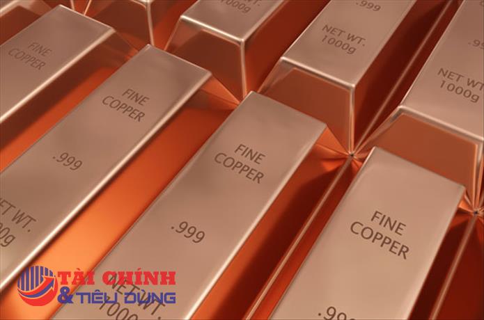 Thị trường hàng hóa 24/2: Dầu thô đảo chiều tăng 2%, giá kim loại lao dốc