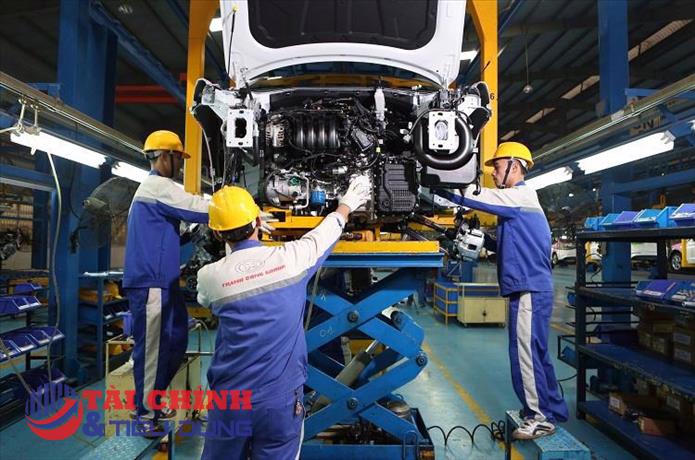 Đề nghị giảm 50% lệ phí trước bạ với ô tô sản xuất, lắp ráp trong nước