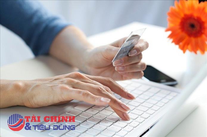 Ngân hàng đến thời khó bán bảo hiểm: Quay lại dịch vụ truyền thống là tất yếu