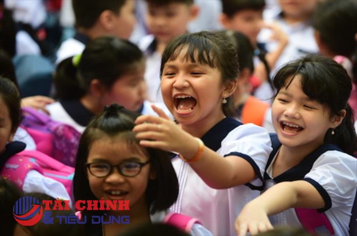 Hà Nội tạm dừng yêu cầu phụ huynh xác nhận cư trú cho con chuyển cấp học