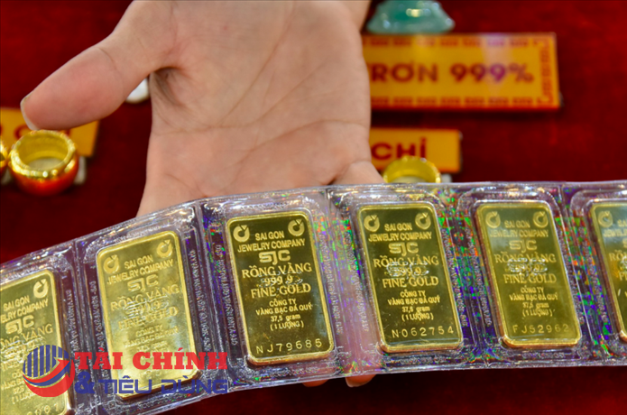 Giá vàng hôm nay 24/4: Vàng thế giới hạ nhiệt về mốc 1982 USD