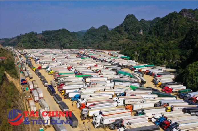 Thủ tướng chỉ đạo 'nóng' về giảm ùn ứ và thúc đẩy xuất khẩu nông sản