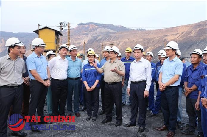 Thủ tướng Chính phủ: Phải bảo đảm cung ứng đủ điện cho sản xuất, tiêu dùng của nhân dân