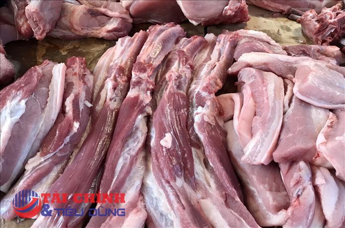 Giá thịt heo hôm nay 30/10: Tiếp tục đi ngang