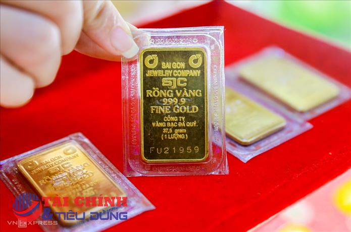 Bác bỏ thông tin tạm dừng giao dịch vàng miếng SJC