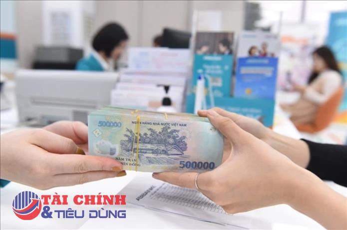 Lãi suất tiền gửi ngân hàng tiếp tục giảm