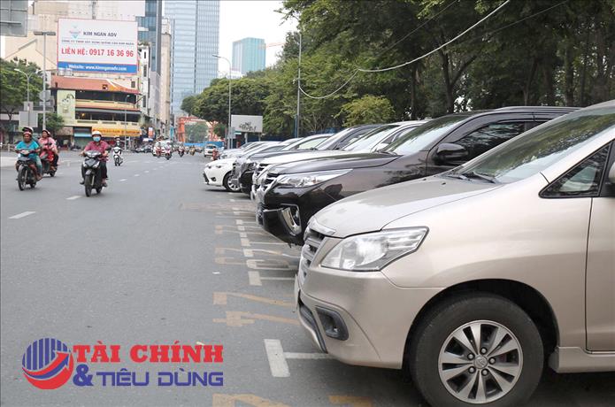 TPHCM: Nhanh chóng triển khai công tác quản lý sử dụng tạm thời một phần lòng đường, hè phố