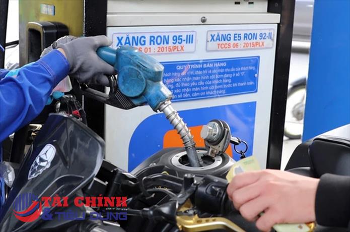 Thủ tướng chỉ đạo tuyệt đối không để thiếu hụt xăng dầu dịp Tết Nguyên đán