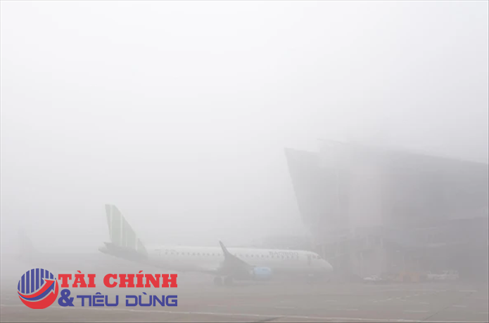 Hà Nội: Sương mù dày đặc hàng loạt chuyến bay không thể hạ và cất cánh