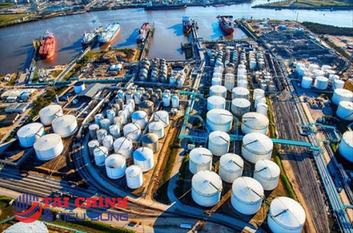 Giá xăng dầu hôm nay 24/2: Đà giảm chưa dừng?