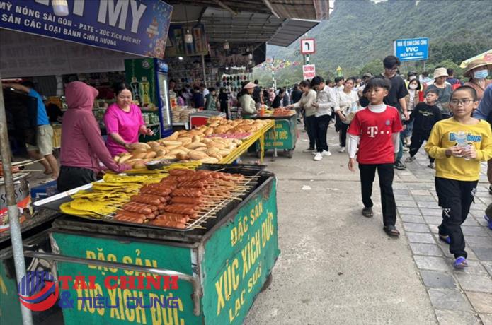 Nỗi lo an toàn thực phẩm mùa lễ hội