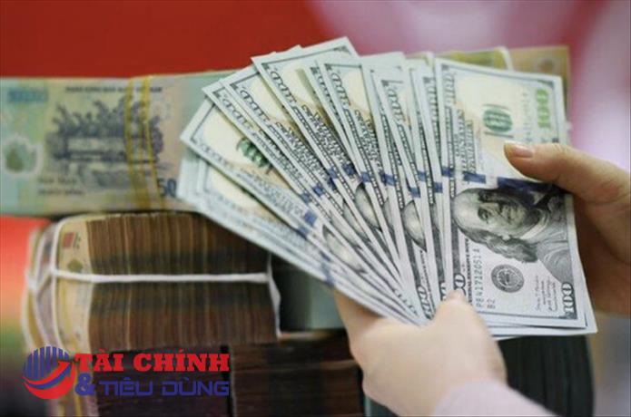 NHNH hút tiền điều chỉnh thanh khoản, tỷ giá vẫn tiếp tục nóng