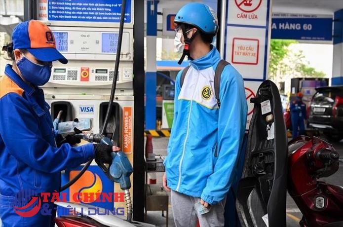 Giá xăng E5 RON 92 tăng 291 đồng/lít, xăng RON 95 giảm nhẹ