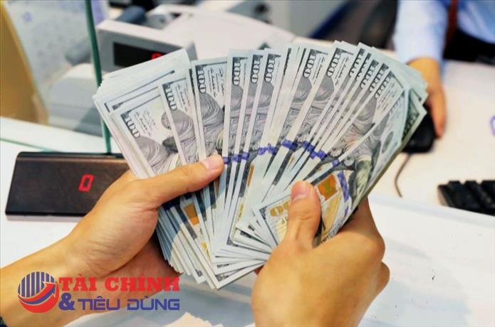 Tỷ giá ngoại tệ hôm nay 8/4: Trên mốc 104