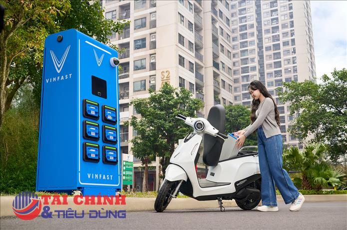 VinFast ra mắt 4 mẫu xe máy điện mới, hoàn thiện lắp đặt 4.500 trạm đổi pin đầu tiên