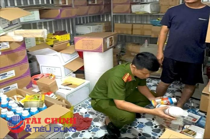 Triệt phá đường dây thuốc bảo vệ thực vật giả liên tỉnh, thu giữ hơn 21.000 sản phẩm