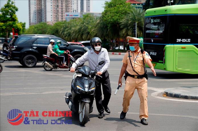 Công bố đường dây nóng để người dân phản ánh cảnh sát giao thông có biểu hiện tiêu cực