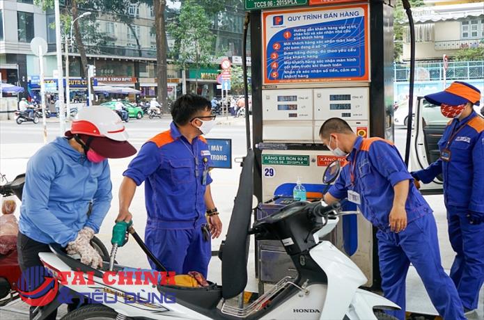 Giá xăng điều chỉnh giảm từ chiều mùng 4 tết