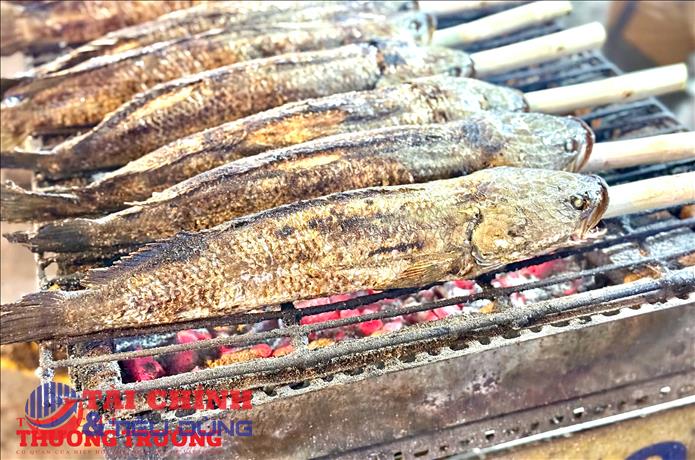 Ngày vía Thần Tài: Phố cá lóc nướng dè dặt, tiểu thương giảm nhập 30-50% vì lo ế hàng