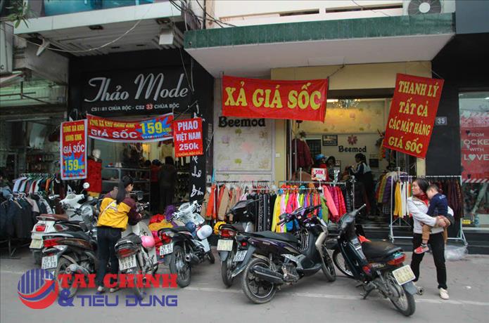 Làn sóng xả hàng tồn kho sau Tết: Giảm giá sâu vẫn khó kích cầu