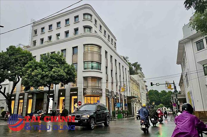 Giá thuê tại Tràng Tiền lập đỉnh giữa cuộc đua mặt bằng xa xỉ toàn cầu