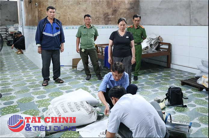 Triệt phá đường dây sản xuất phân bón lậu hơn 27 tấn ở An Giang