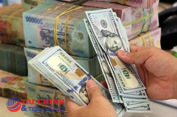 Ba áp lực lớn bủa vây kinh tế Việt Nam: Lạm phát, tỷ giá và lãi suất cùng gia tăng