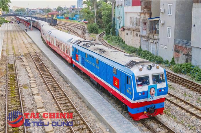 Đường sắt tăng giá vé và cước hàng hóa từ 21/3 do áp lực chi phí nhiên liệu