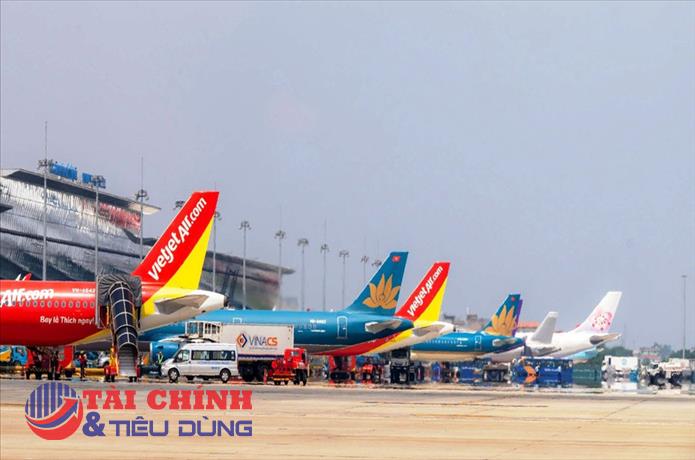 Giá vé máy bay dịp lễ 30/4 - 1/5 tăng mạnh, nhiều chặng 'cháy vé' từ sớm