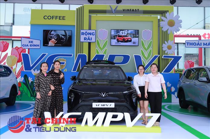 Từ gia đình trẻ tới người lớn tuổi đều “ưng” VinFast VF MPV 7 vì những lý do này