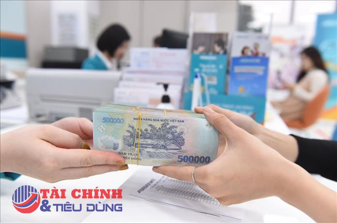 Tín dụng tăng tốc đầu năm, áp lực lãi suất và thanh khoản bủa vây