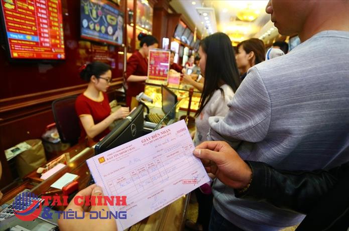 “Vàng trên giấy”: Người mua vô tình trở thành chủ nợ