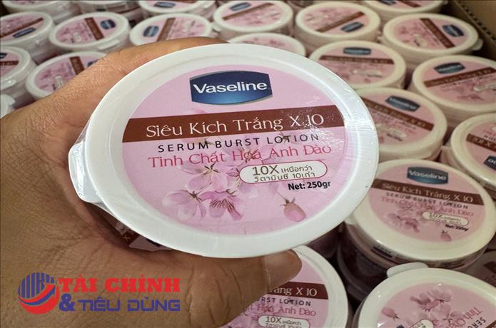 Mỹ phẩm giả tràn lan trên mạng, KOLs và livestream vào diện kiểm tra