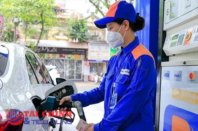 Giá xăng dầu trong nước giảm mạnh, dầu diesel giảm gần 10.000 đồng/lít